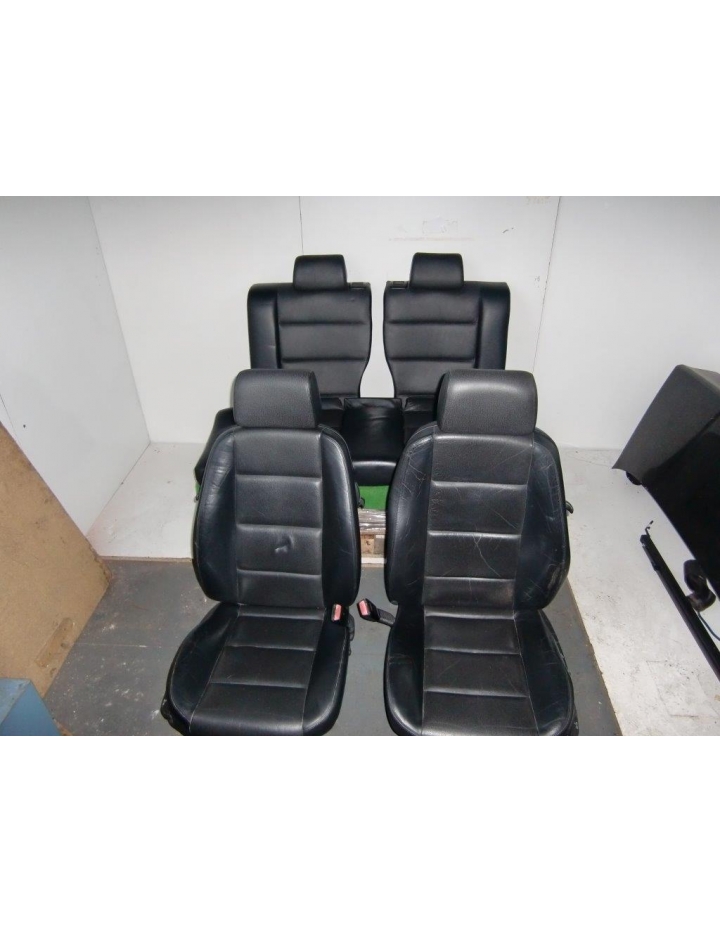 E36 Coupe Ausstattung Sitze Teppich Armaturenbrett Türpappen in