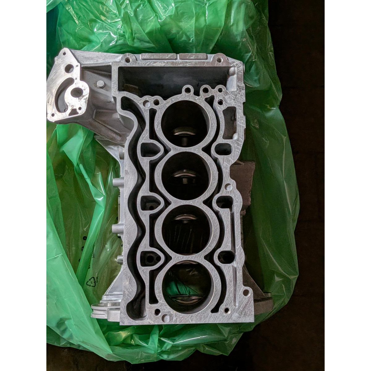 BMW Original NEU Motorblock BMW 1er 3er 5er X1 X3 2.0l...